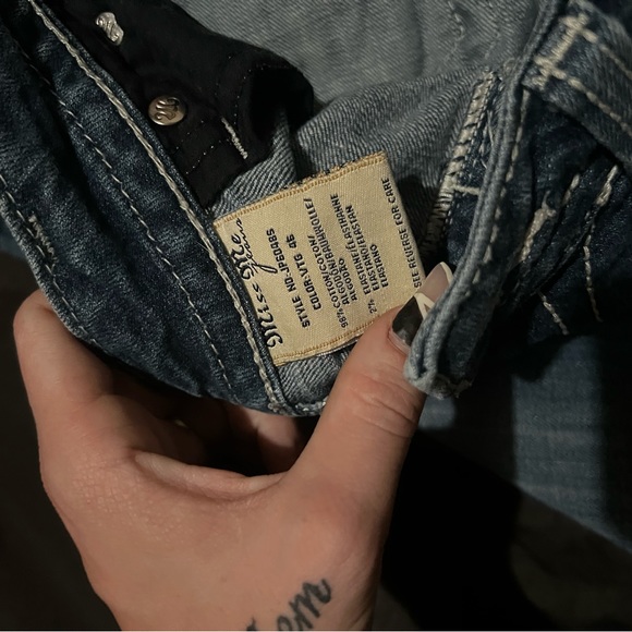 Missing button - Picture 2 of 3